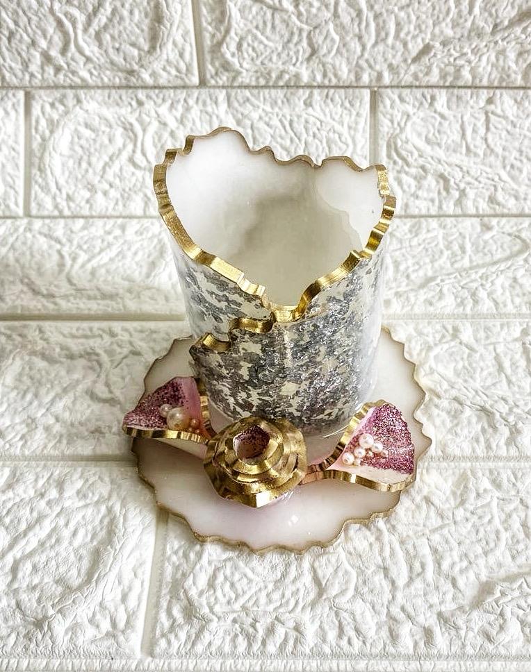 Exquisite resin cutlery stand