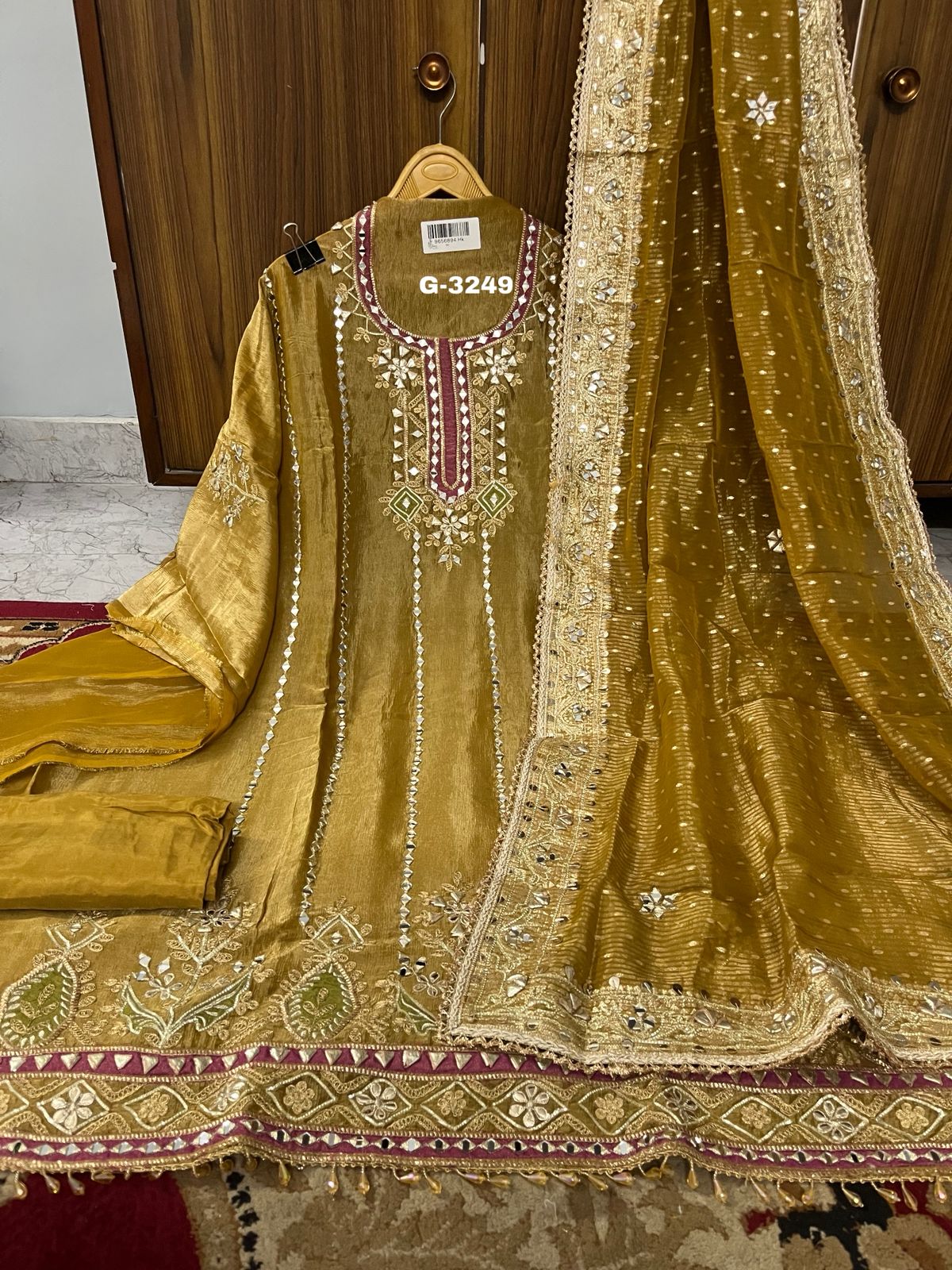 Unstitched Crushed Tissue Suit with embroidery