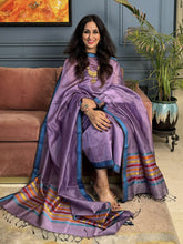 Load image into Gallery viewer, Beautiful Hand Woven Maheshwari Silk Cotton Fabric