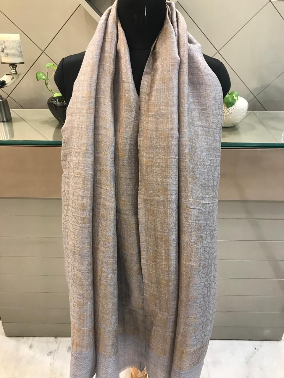 Zari Wool Jamdani Weaving Stole