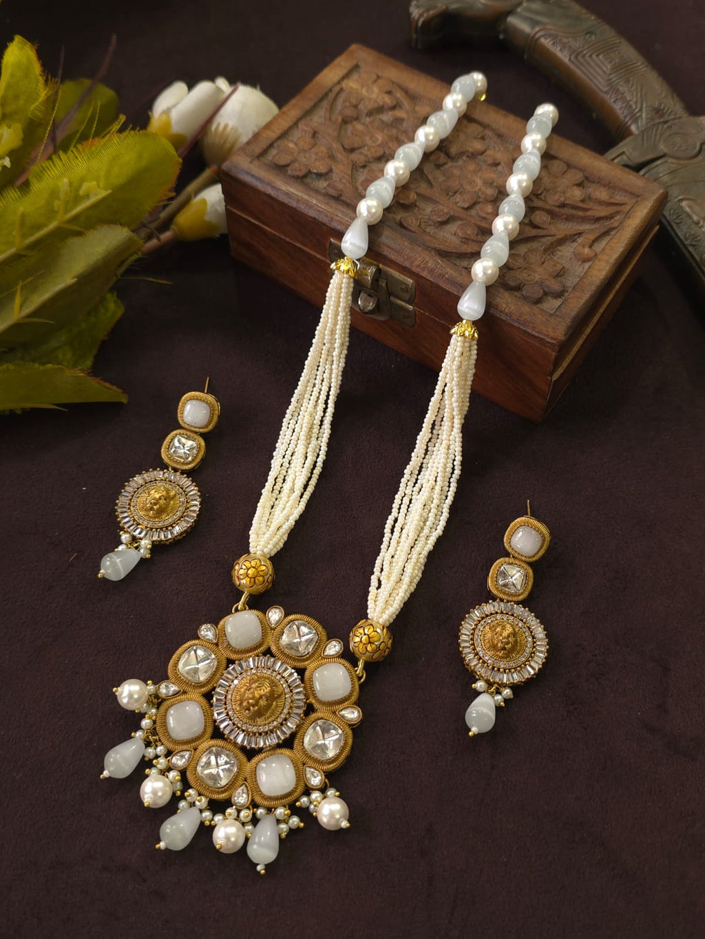 Beautiful Neckline Jewelry Sets No. 18