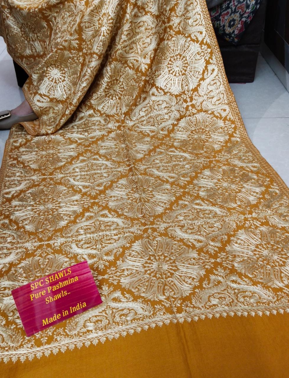 Unisex Stoles with Kashmiri Aari Work(Pashmina)