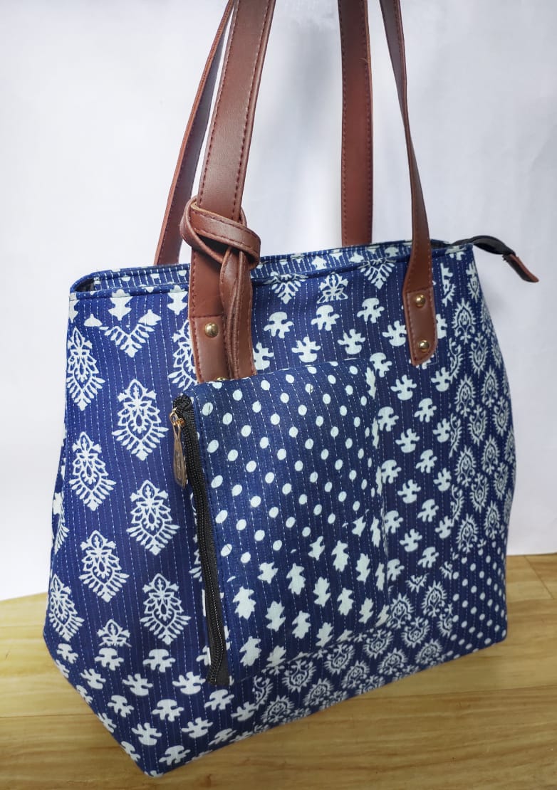 Traditional Handbag with Mobile pouch