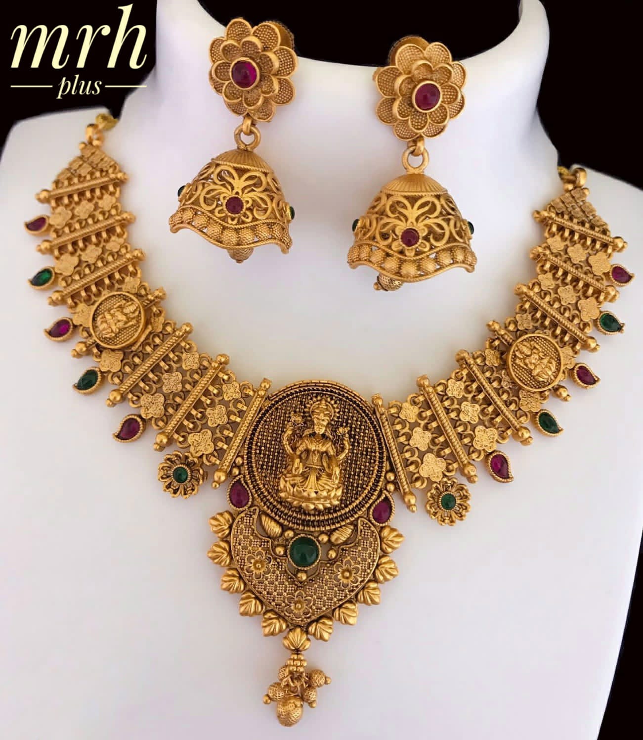 Beautiful Antique Necklace Sets