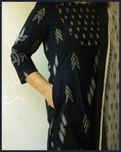 Load image into Gallery viewer, Cotton Block-print Kurta with Pant