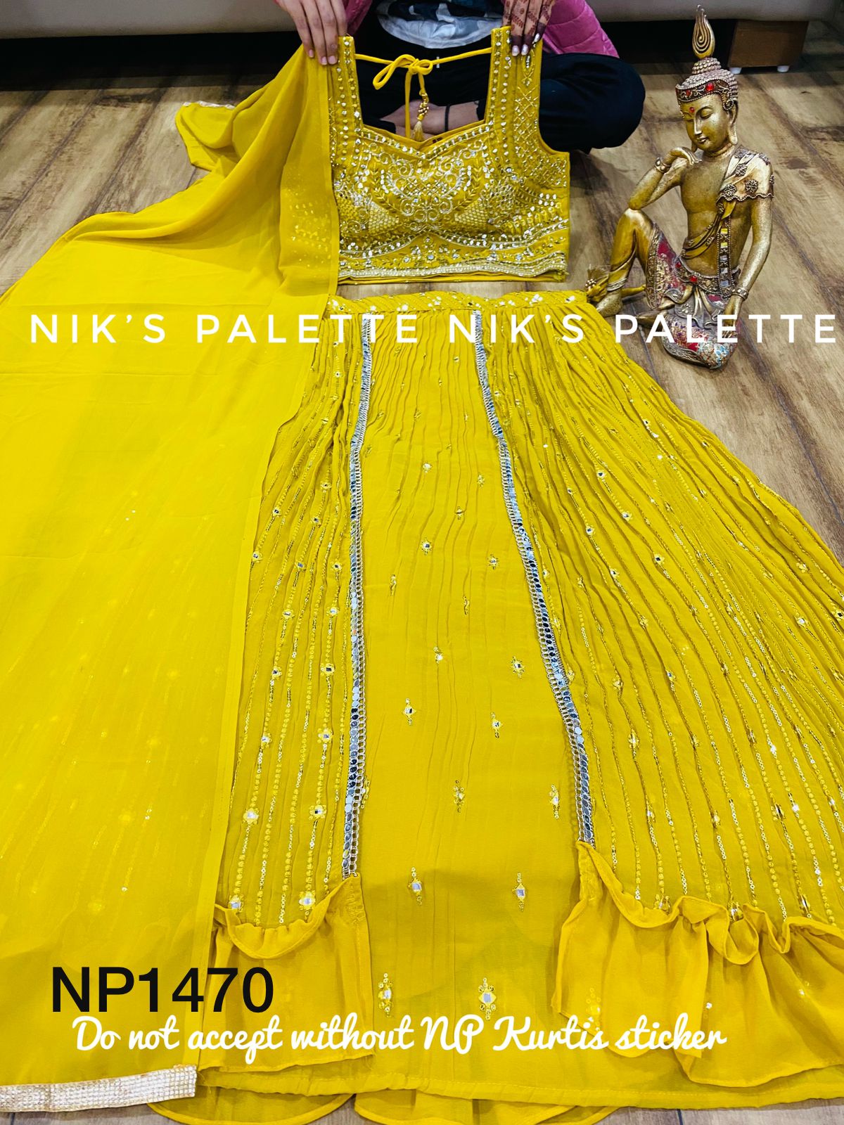 Pretty Georgette crop top with double layered skirt