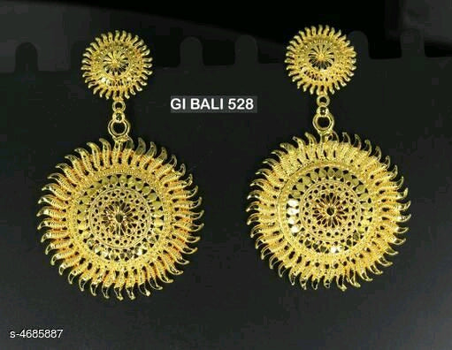 Nia Attractive Women's Earrings M31