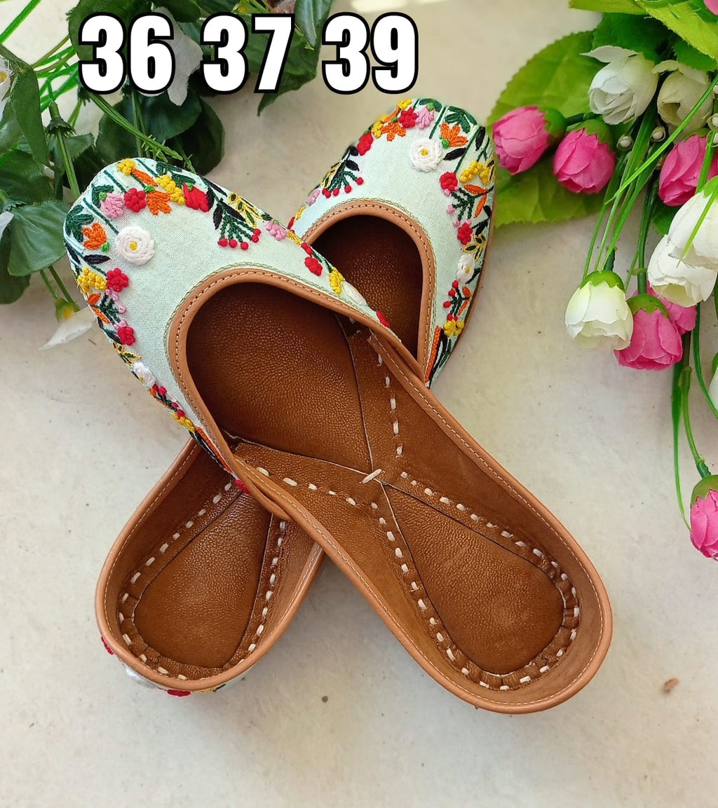 Punjabi Juttis