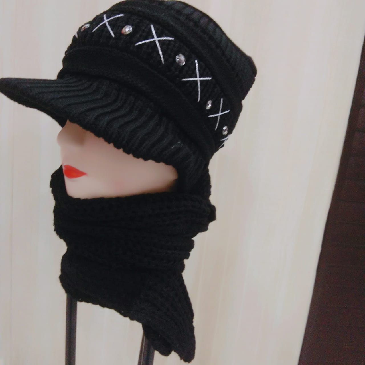 Woolen Cap with Mufler