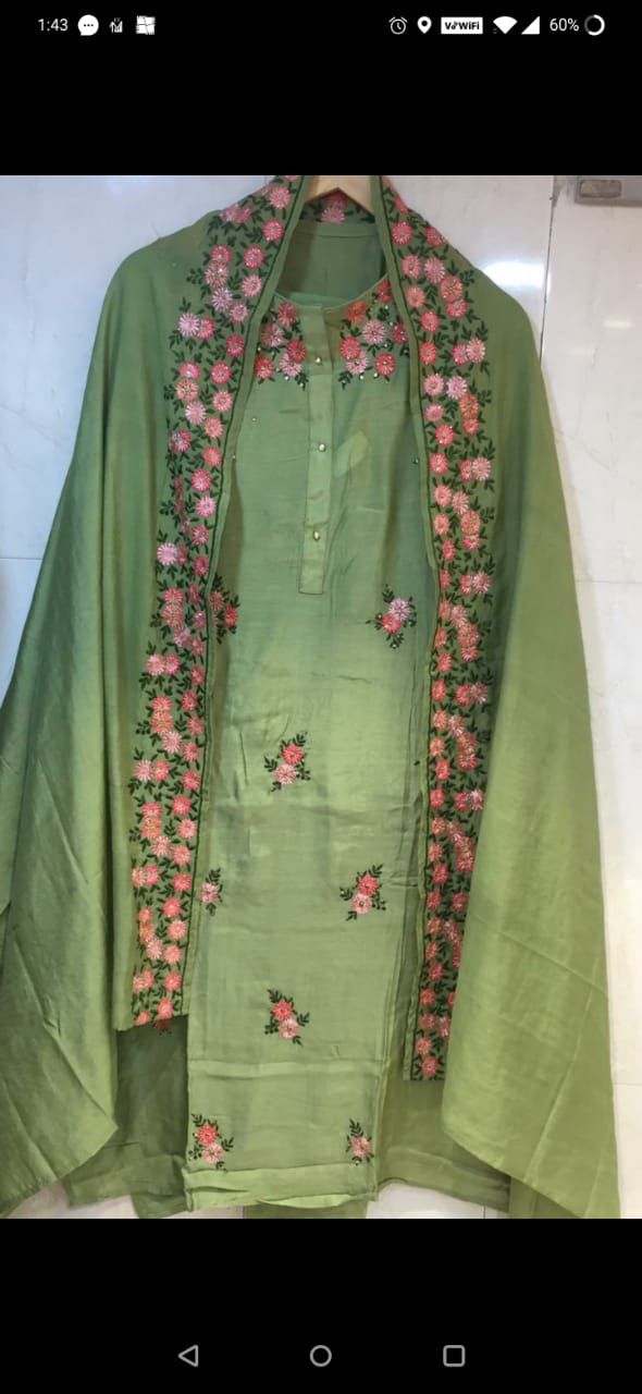 Muslin Suit with thread work