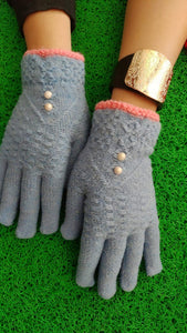 Beautiful Woolen Gloves