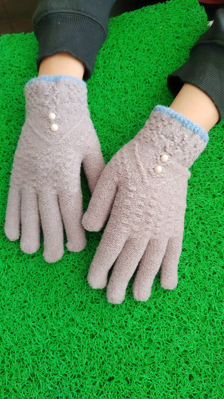 Beautiful Woolen Gloves