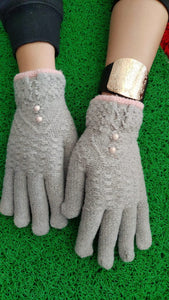 Beautiful Woolen Gloves