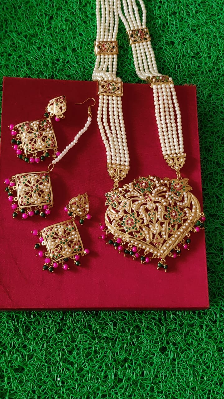 Beautiful Jadau Sets