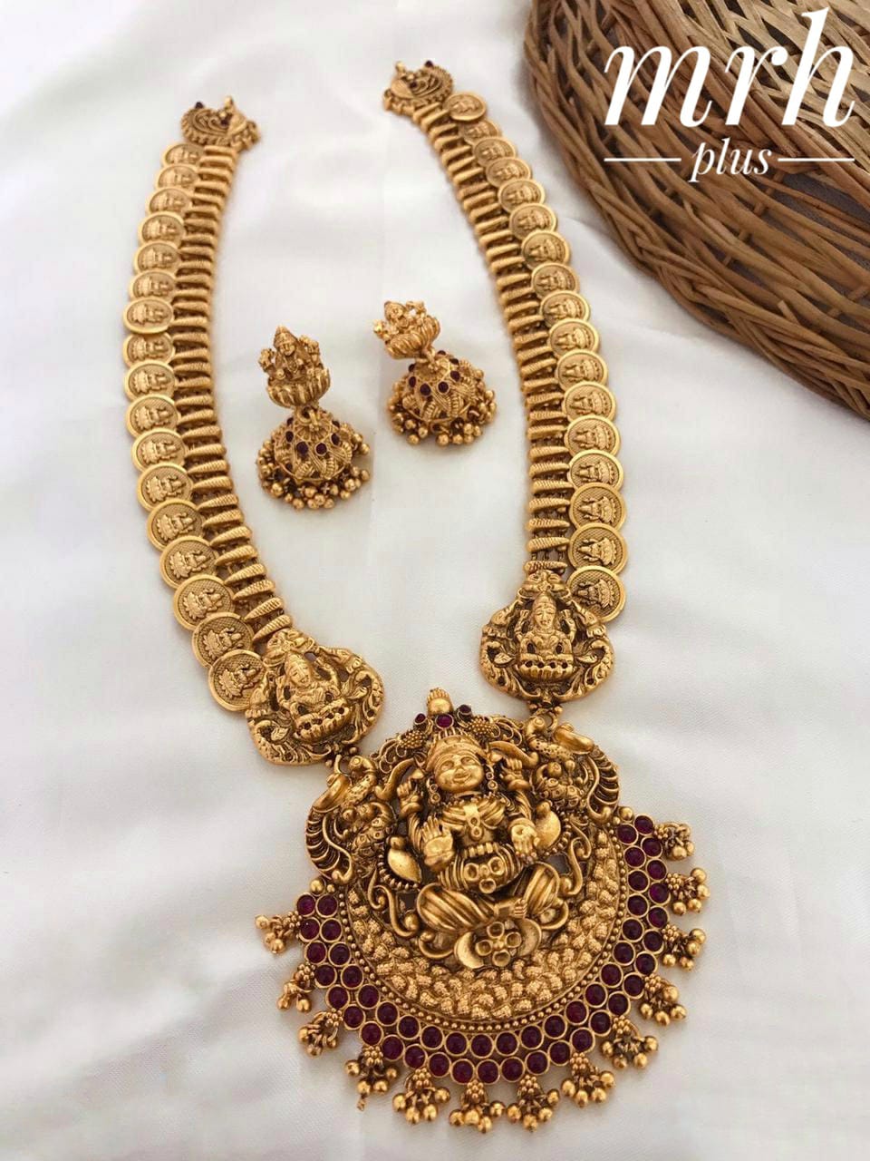 Beautiful Antique Necklace Sets
