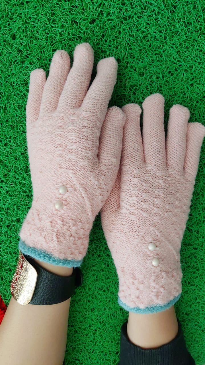 Beautiful Woolen Gloves