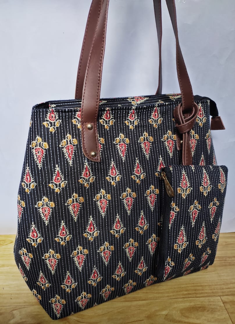 Traditional Handbag with Mobile pouch