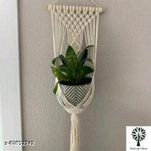 Load image into Gallery viewer, Beautiful Macrame Pot Holders