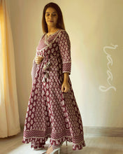 Load image into Gallery viewer, Cotton Kalidar Kurti with Pant