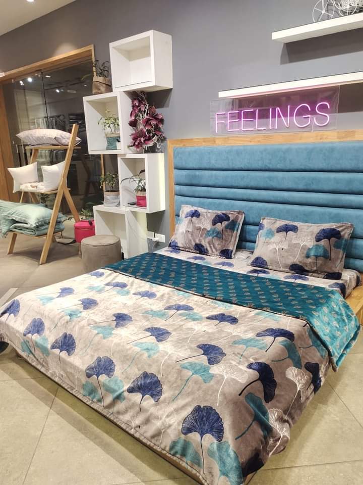 Beautiful Duvet Set 4 Pcs by Rosepetal
