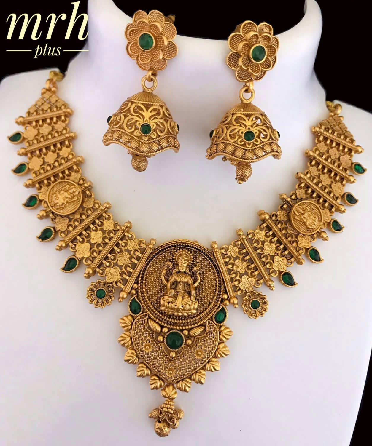 Beautiful Antique Necklace Sets