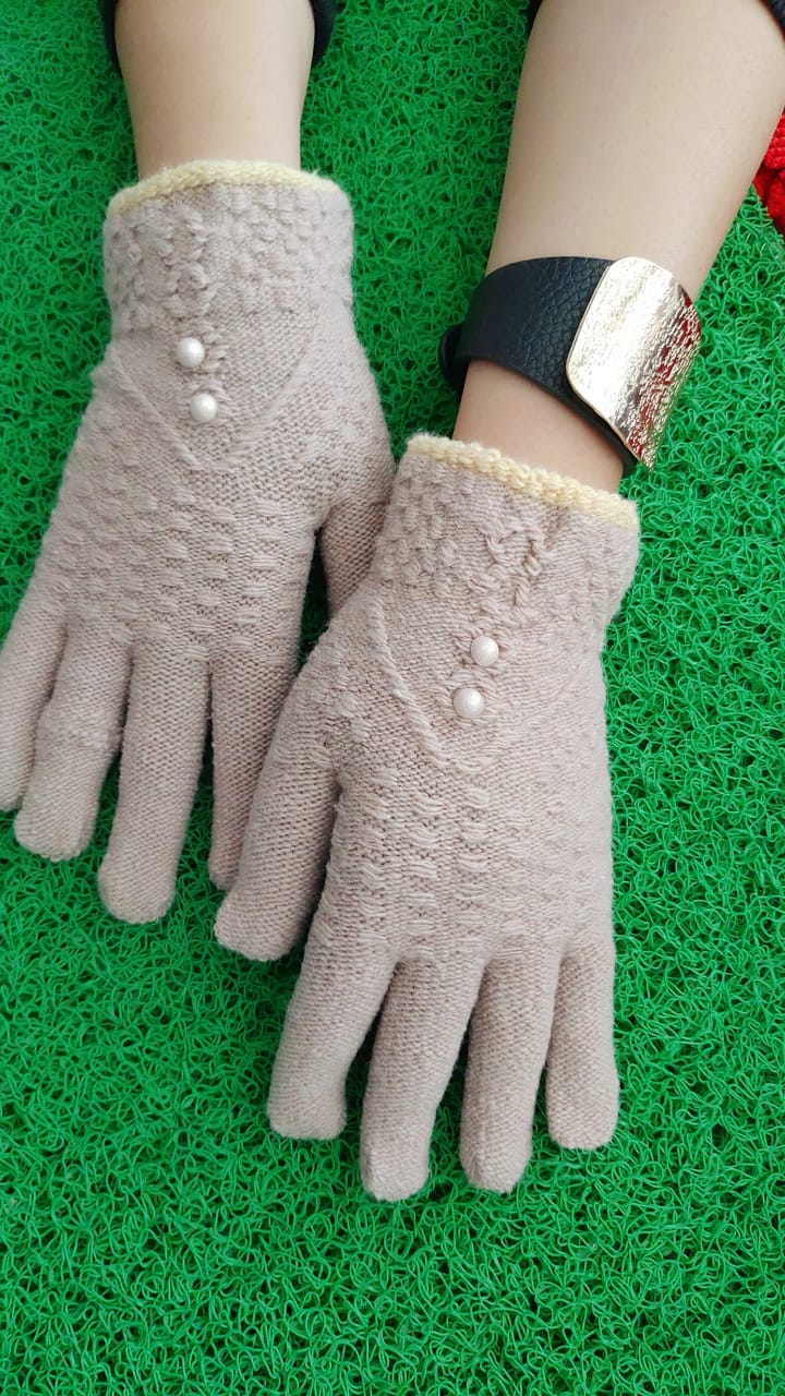 Beautiful Woolen Gloves