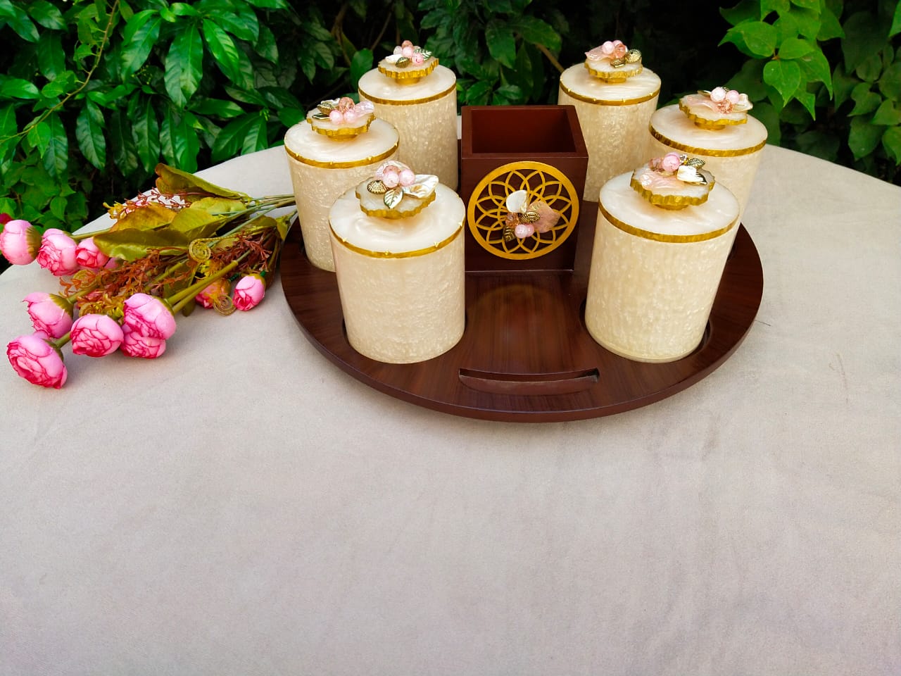Resin jar revolving tray