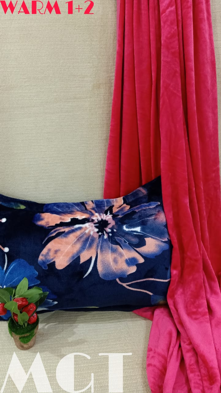 Plain Bedsheet with Printed Pillow Covers