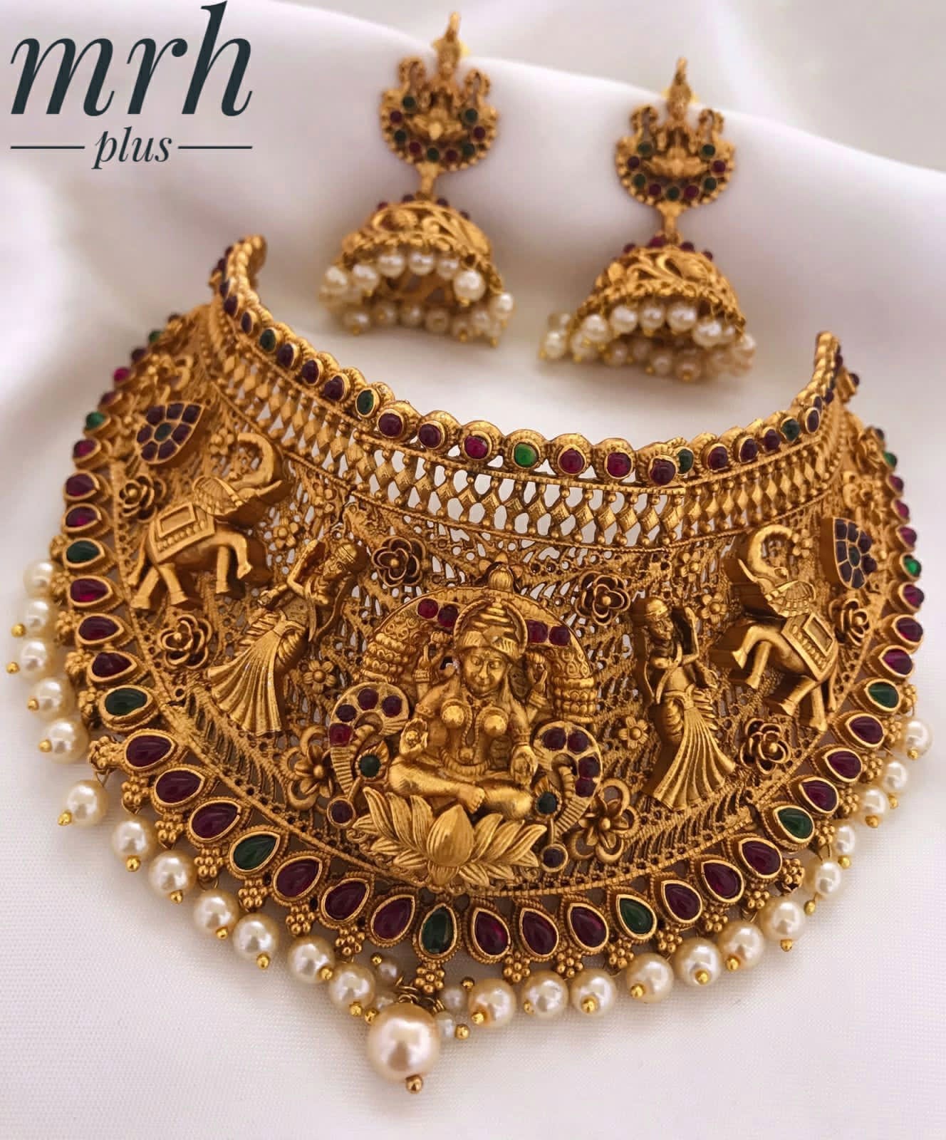 Beautiful Antique Necklace Sets