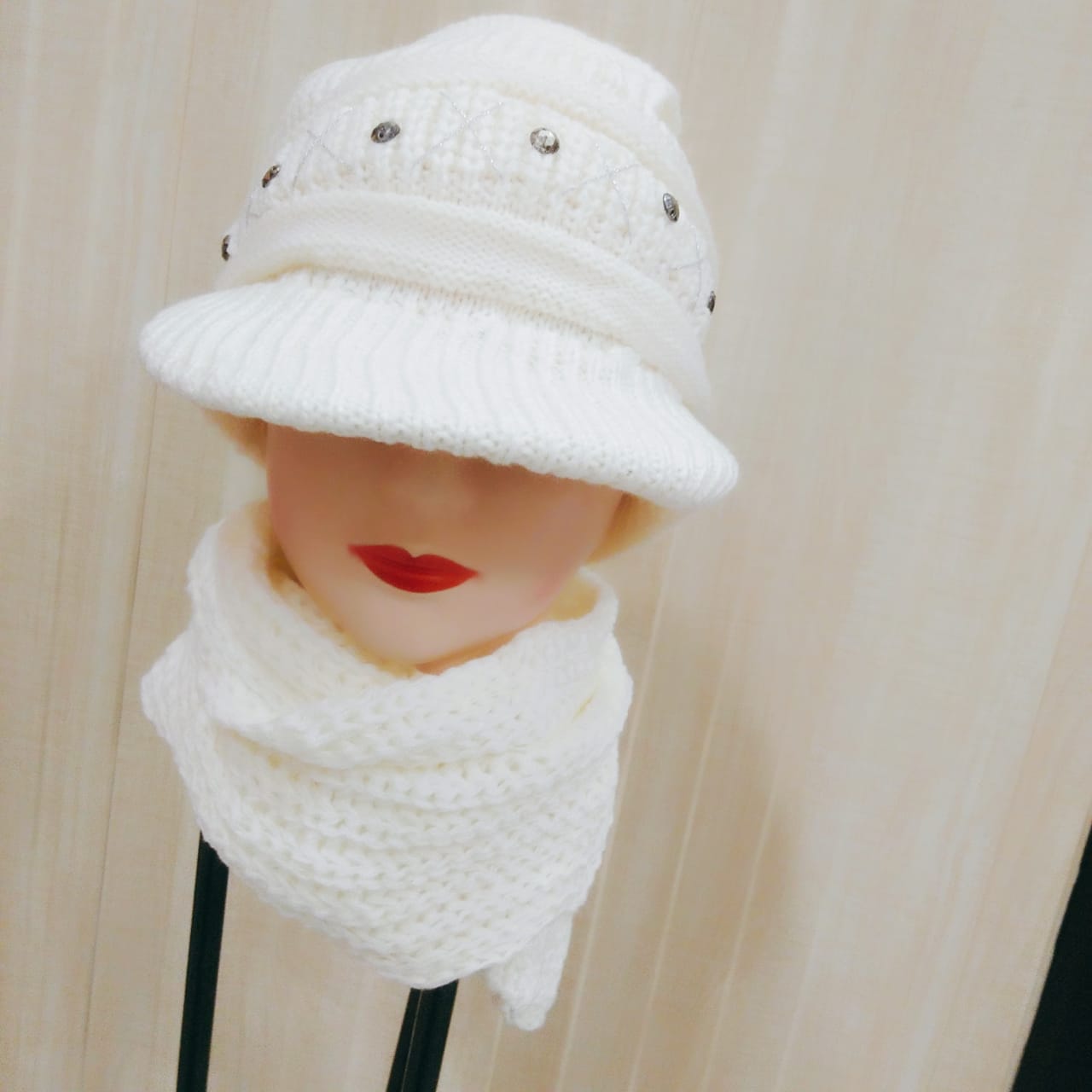 Woolen Cap with Mufler