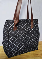 Traditional Handbag with Mobile pouch
