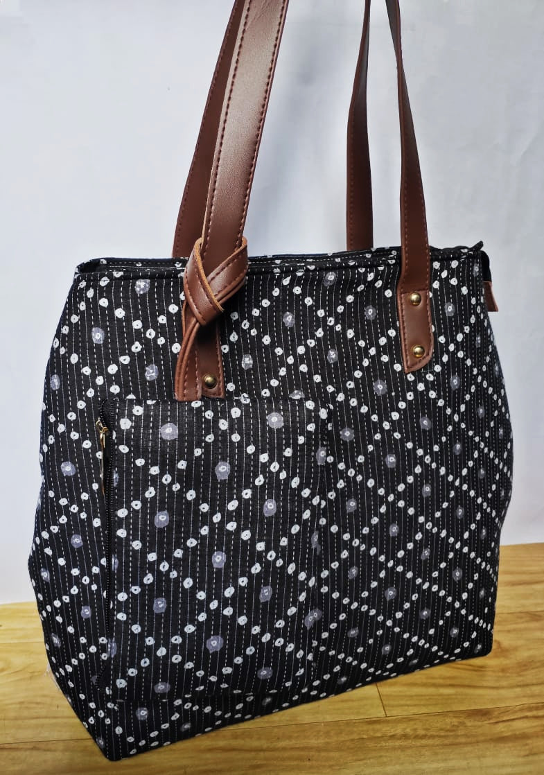 Traditional Handbag with Mobile pouch