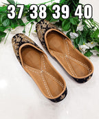 Punjabi Juttis