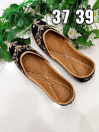 Punjabi Juttis