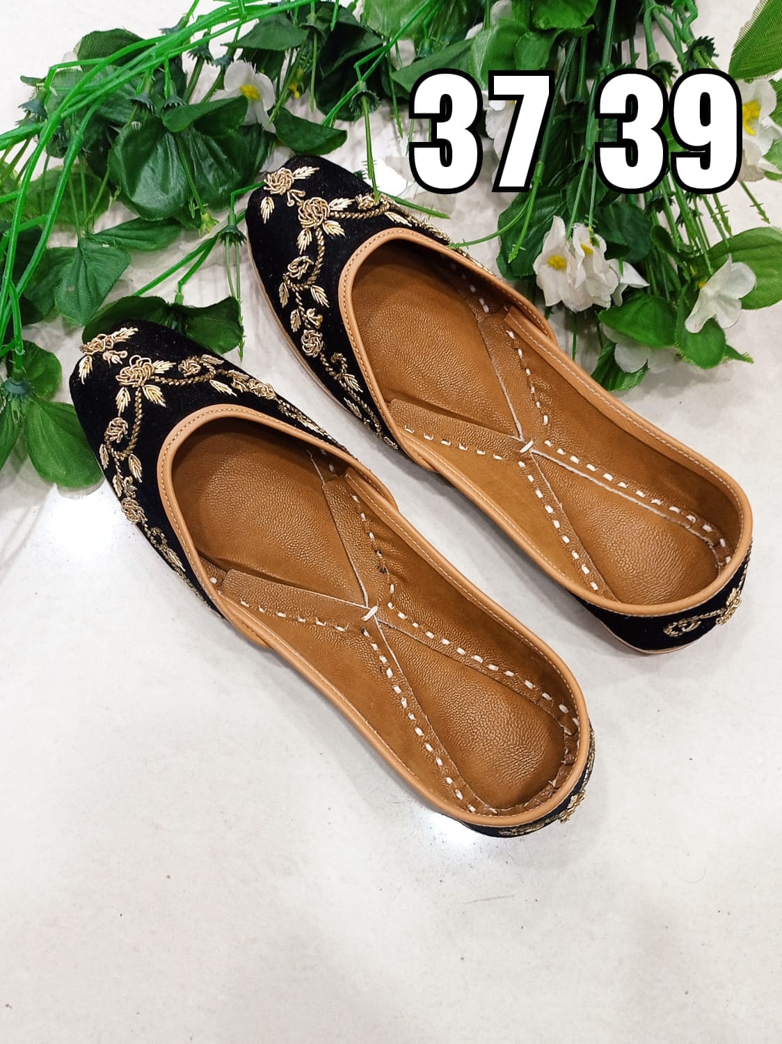 Punjabi Juttis