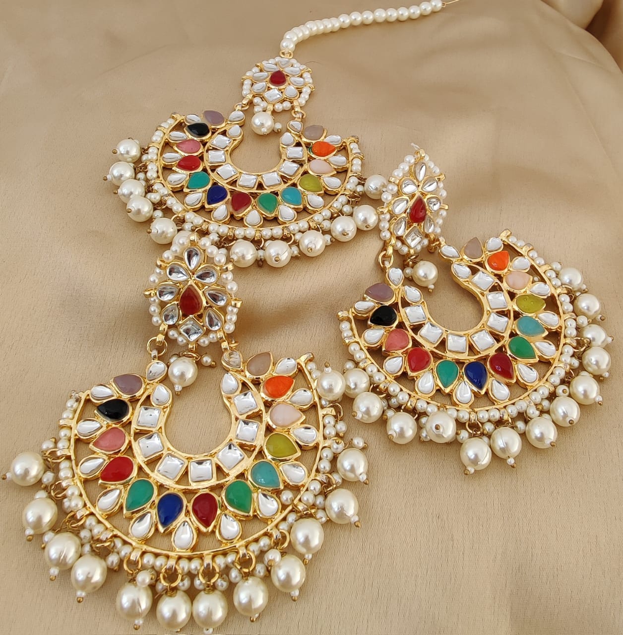 Jadau Set (Mang Tika and earrings)