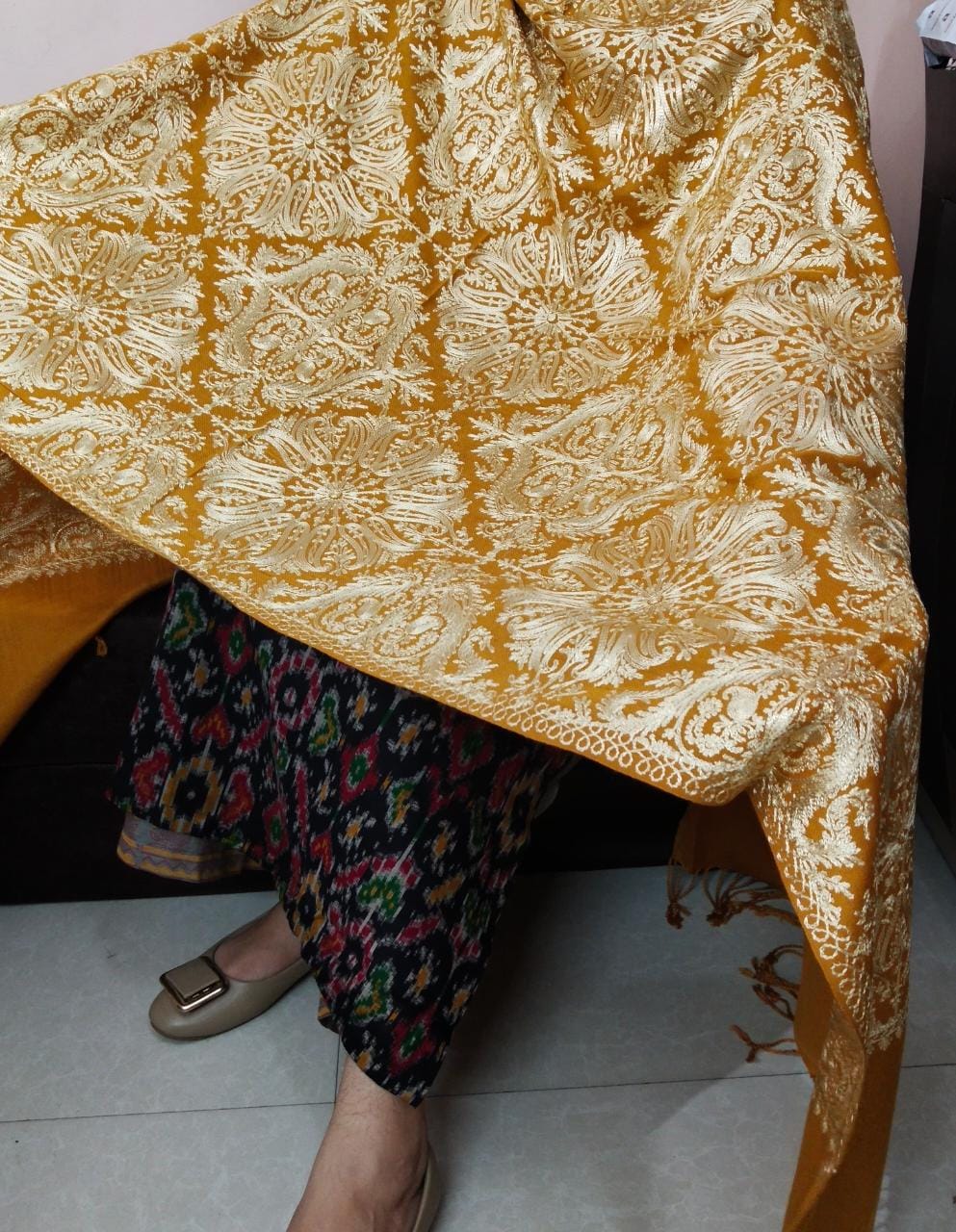 Unisex Stoles with Kashmiri Aari Work(Pashmina)