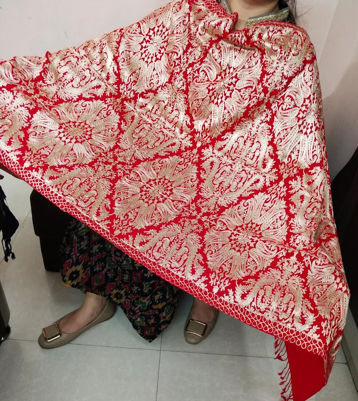 Unisex Stoles with Kashmiri Aari Work(Pashmina)