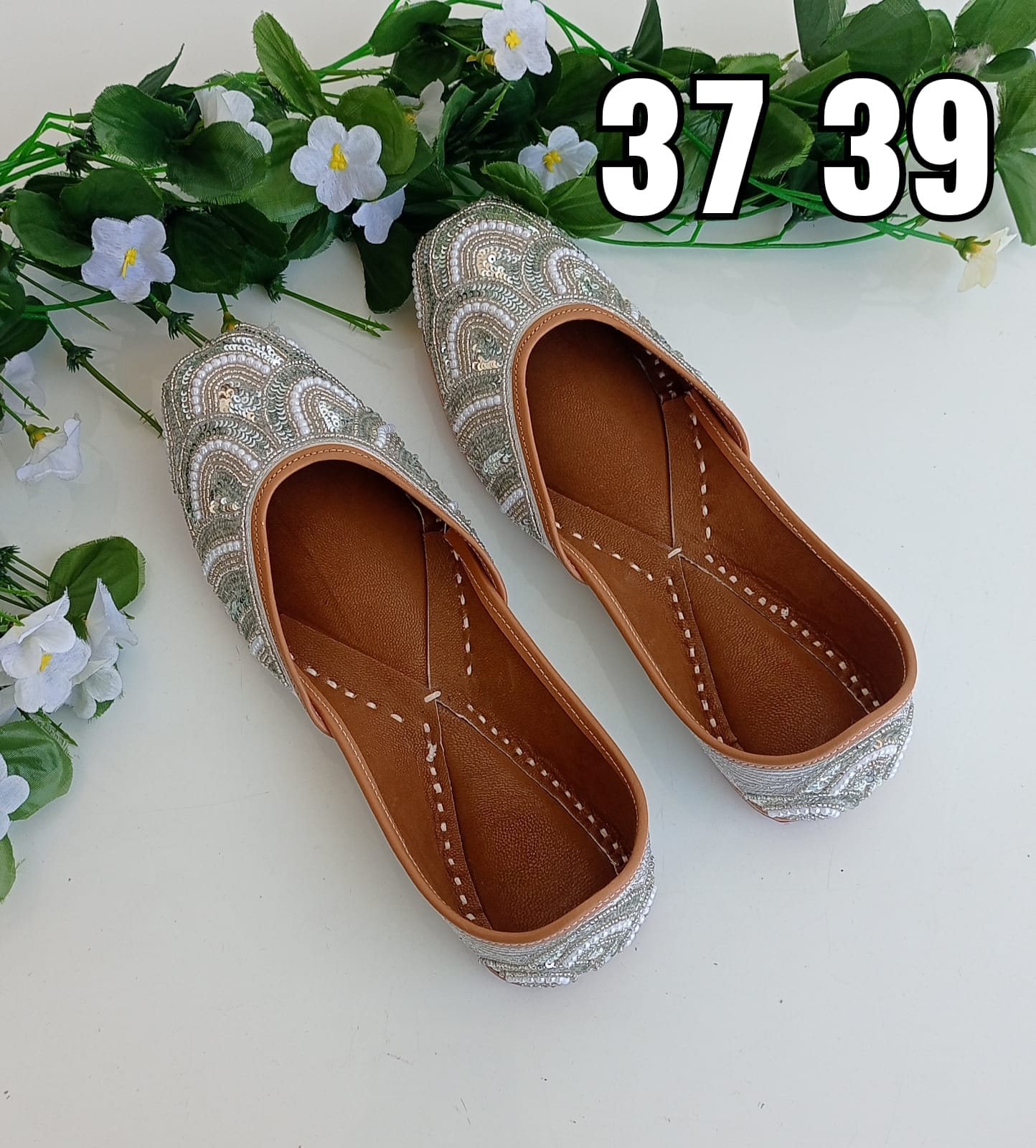 Punjabi Juttis