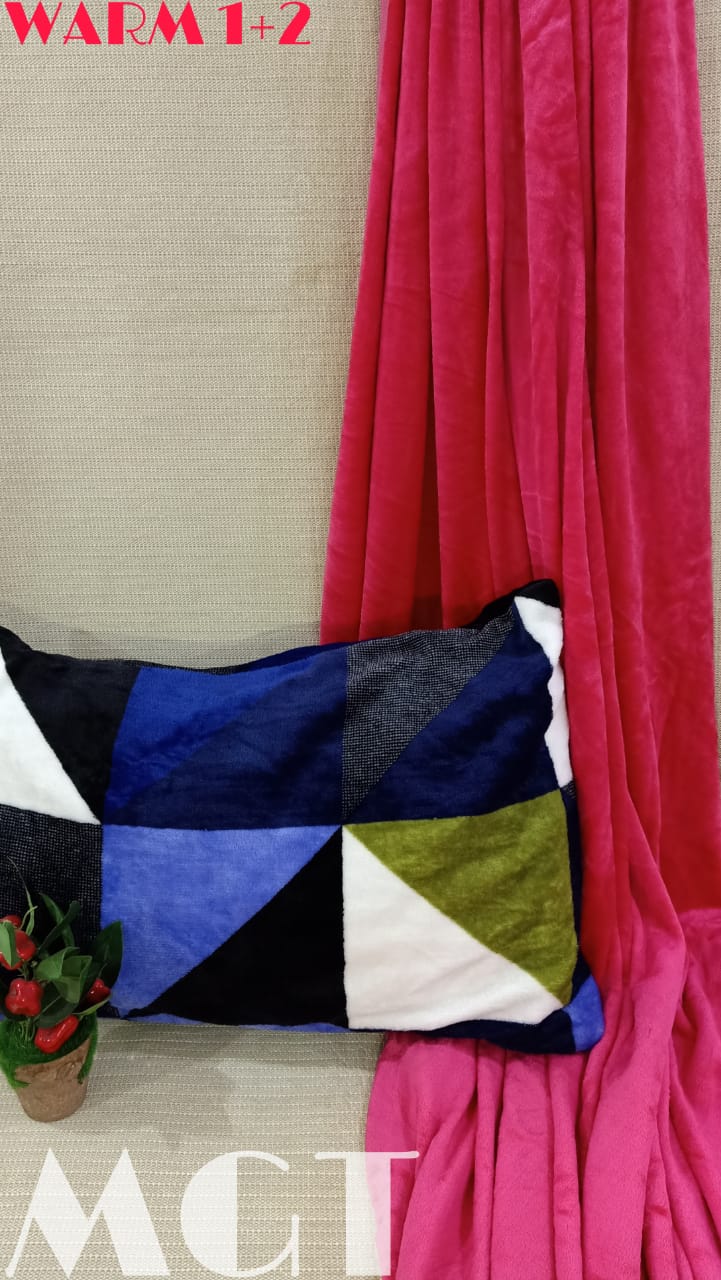 Plain Bedsheet with Printed Pillow Covers